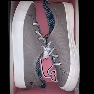 vineyard vines crest vibe sneakers
